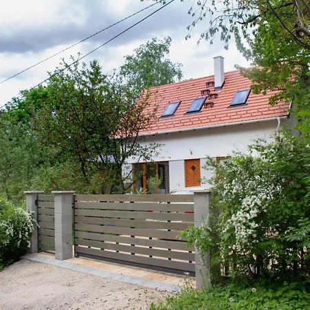 Fuege Vendeghaz Sajkod * Тихань